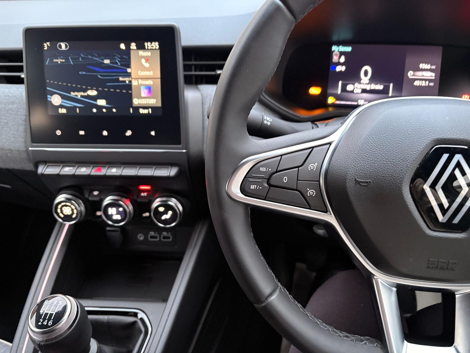 Used Renault Clio for sale - 77242393: Photo 37