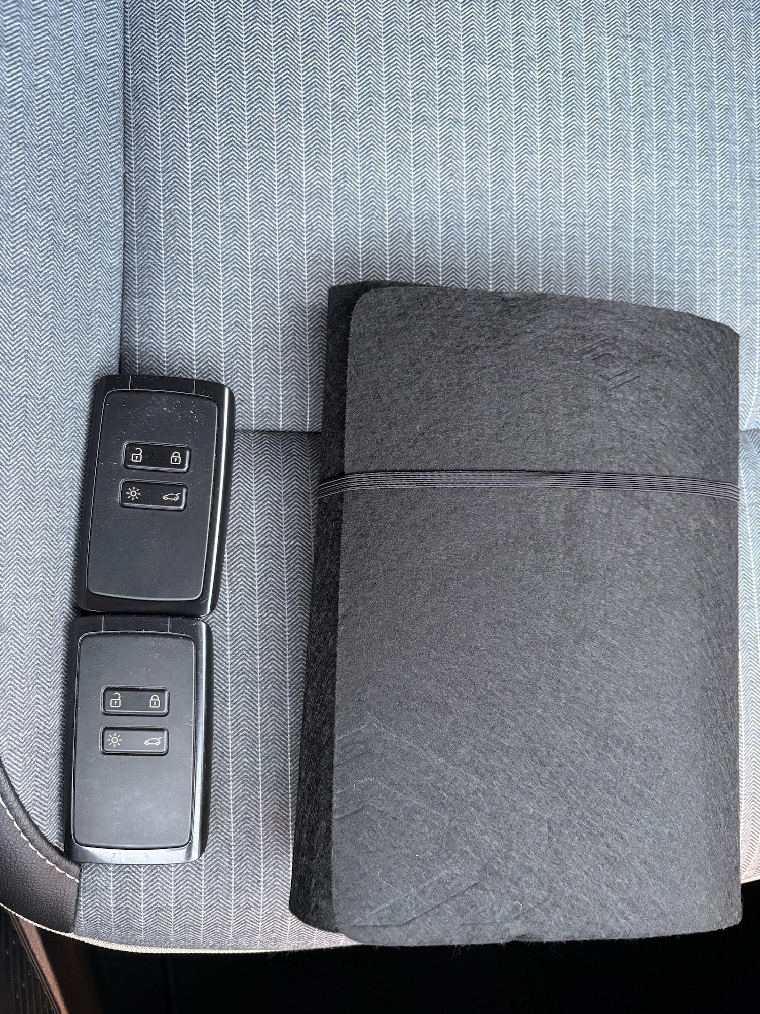 Used Renault Clio for sale - 77242393: Photo 41