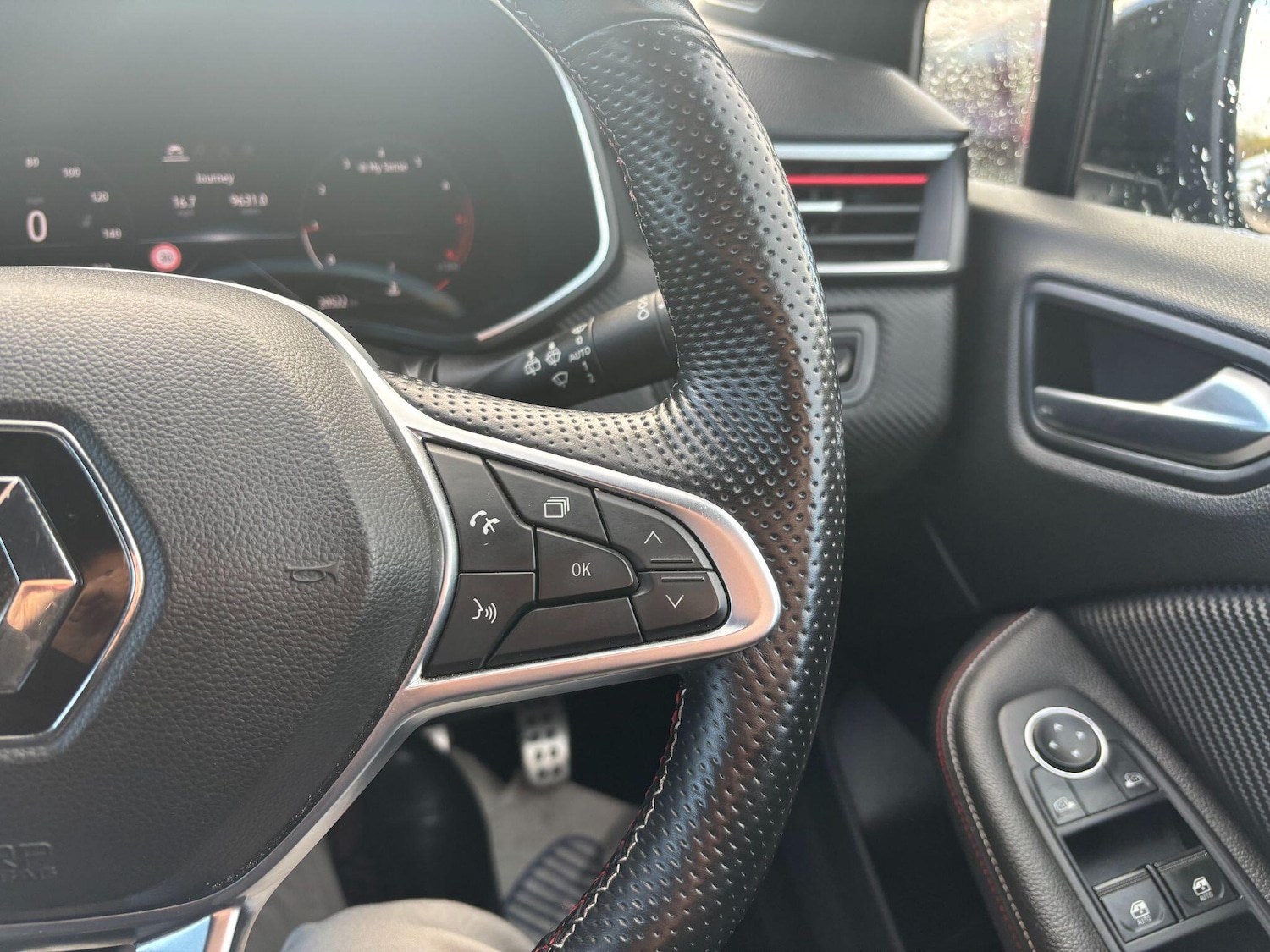 Used Renault Clio 2022 for sale - 76521725: Photo 25