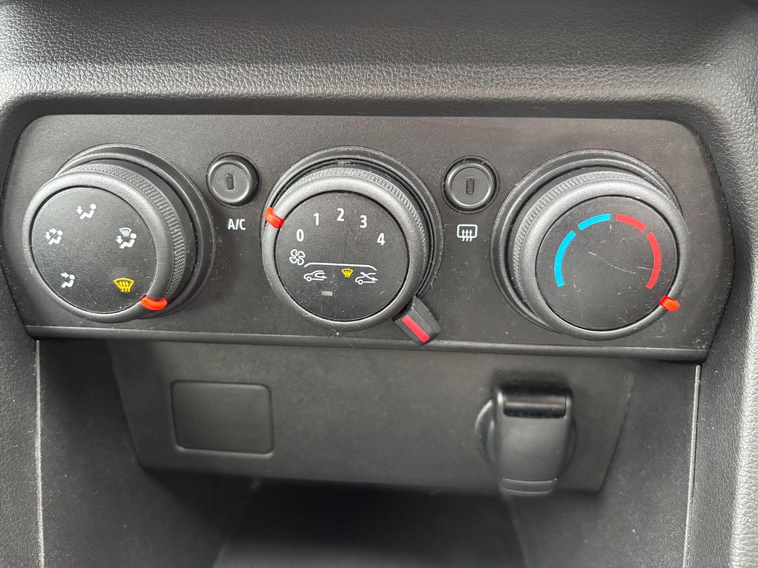 Used Dacia Sandero Stepway 2022 for sale - 76850518: Photo 41