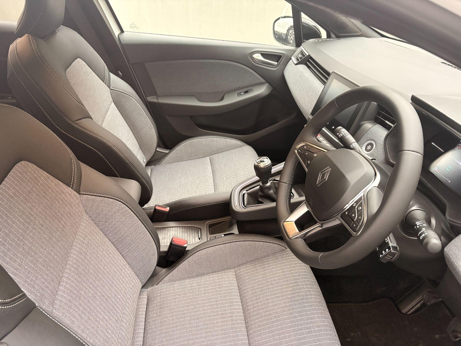 Used Renault Clio 2025 for sale - 77315007: Photo 13