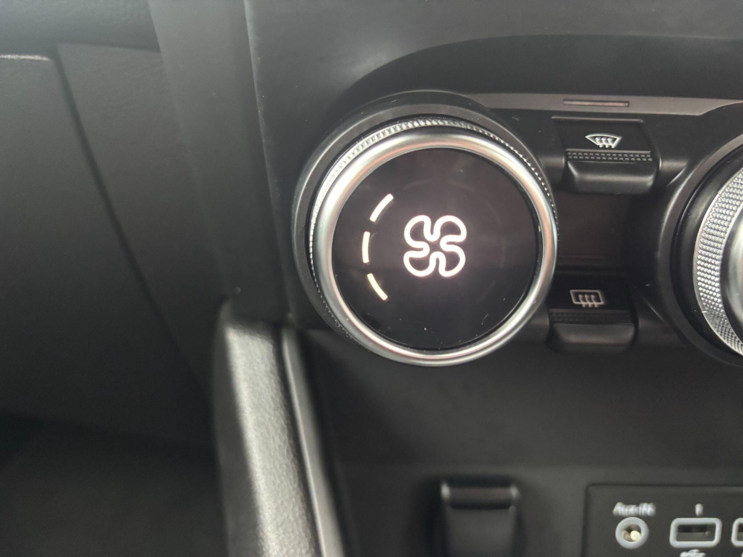 Used Renault Captur 2022 for sale - 76667415: Photo 19