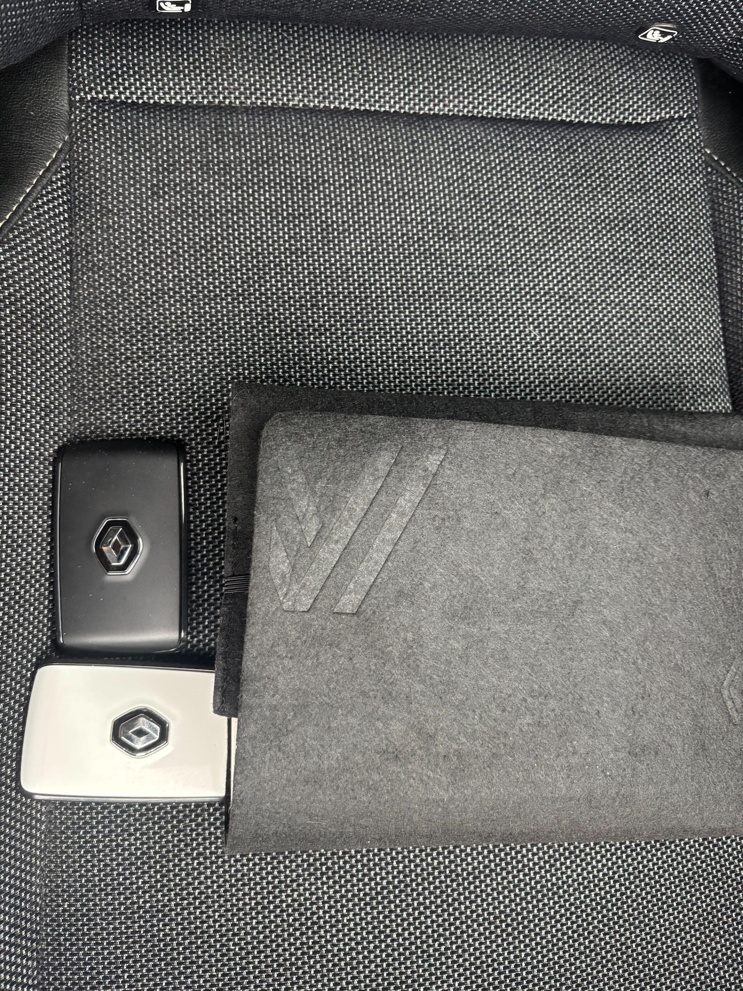 Used Renault Captur 2022 for sale - 76667415: Photo 24