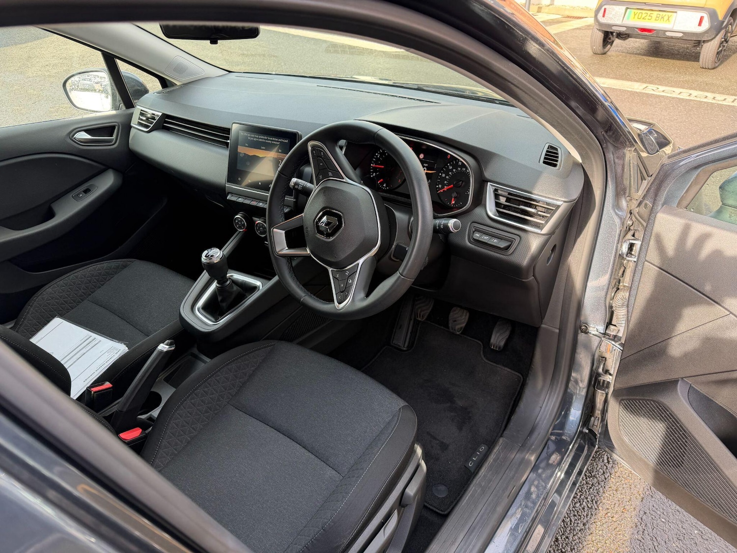 Used Renault Clio for sale - 77657931: Photo 9