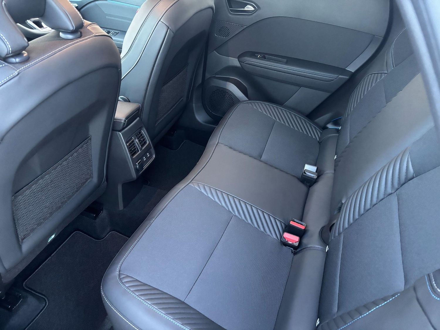 Used Renault Captur 2025 for sale - 76550588: Photo 17