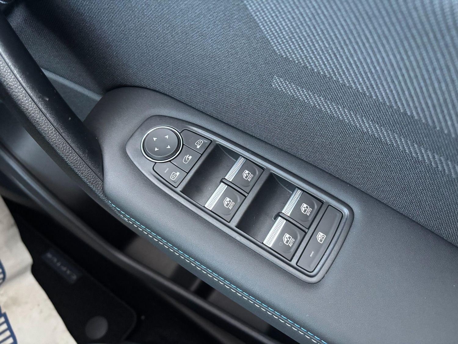 Used Renault Captur 2025 for sale - 76550588: Photo 24