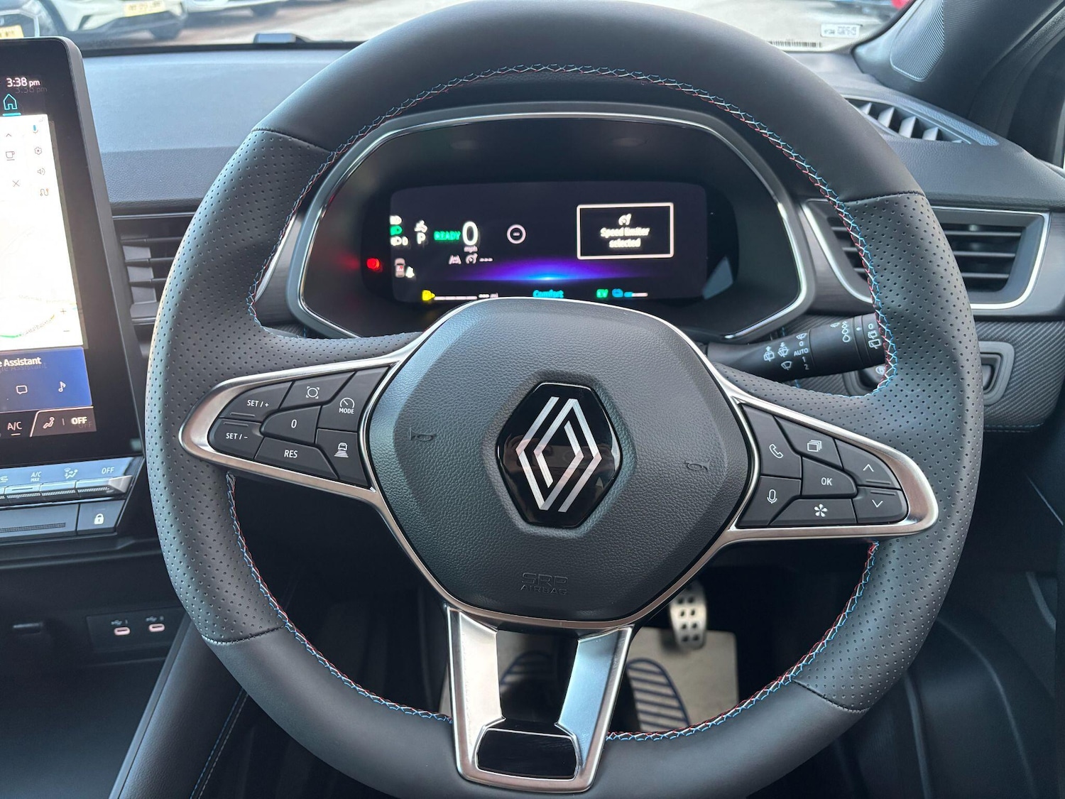 Used Renault Captur 2025 for sale - 76550588: Photo 45