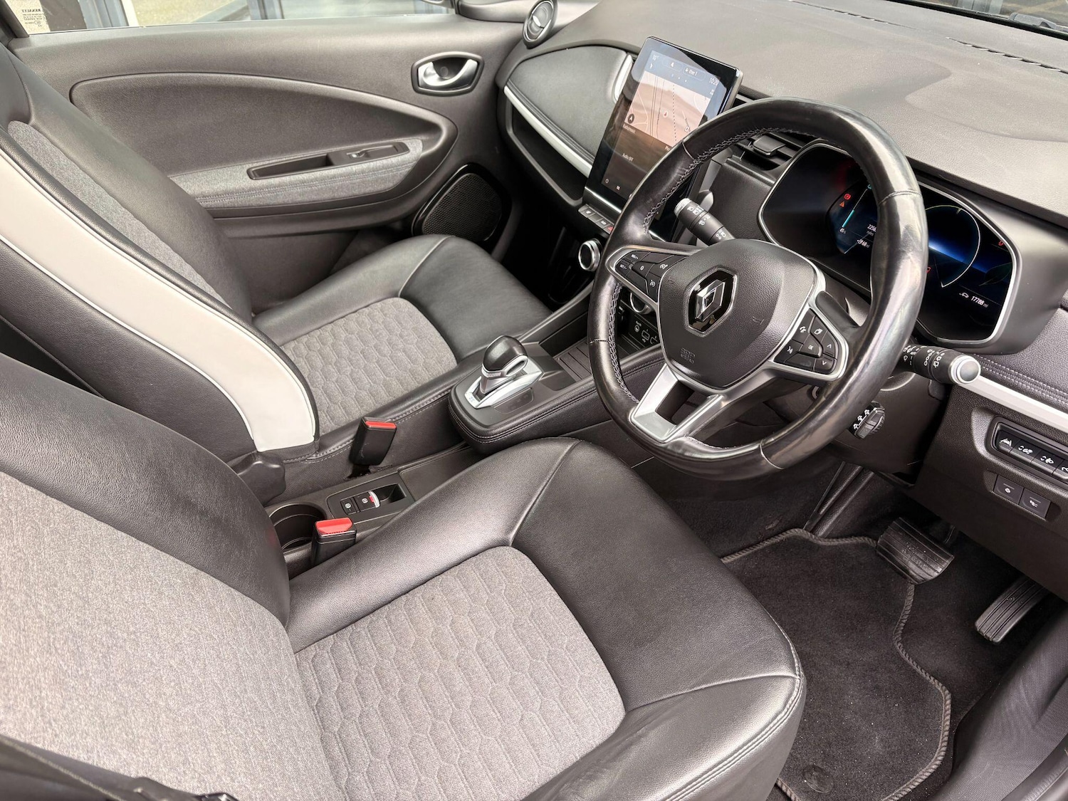 Used Renault Zoe 2022 for sale - 77898416: Photo 12