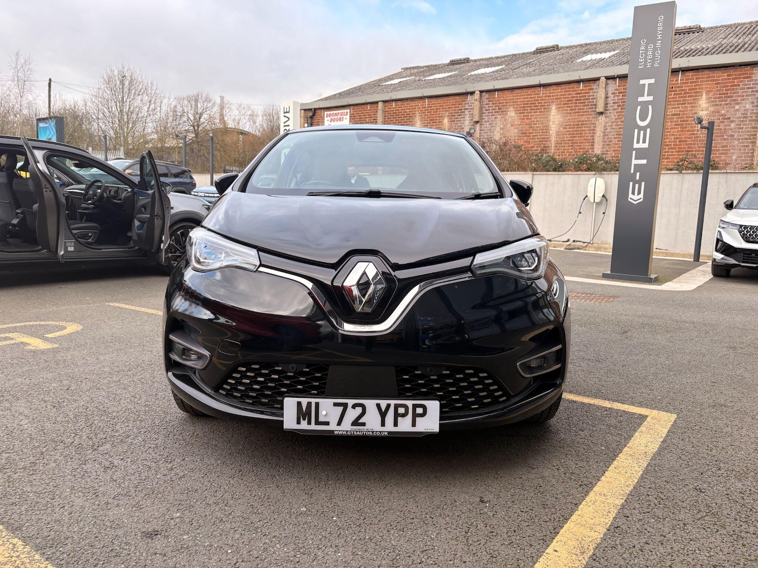 Used Renault Zoe 2022 for sale - 77898416: Photo 2