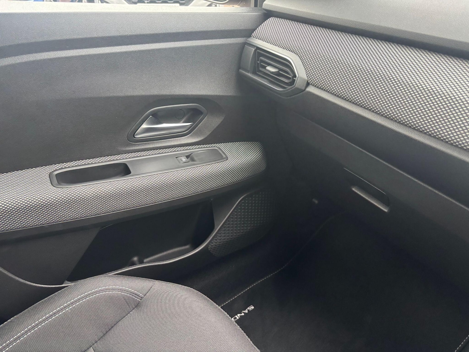 Used Dacia Sandero 2022 for sale - 76849677: Photo 30