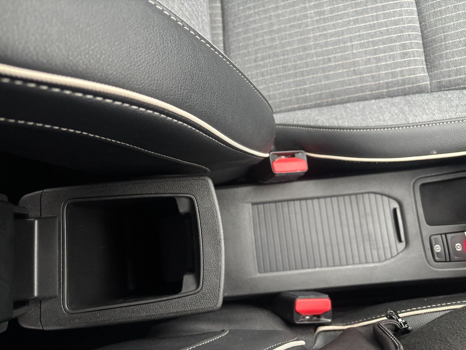 Used Renault Clio 2021 for sale - 76446824: Photo 48