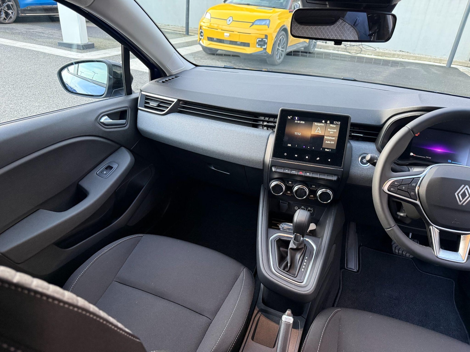 Used Renault Clio for sale - 77710314: Photo 11