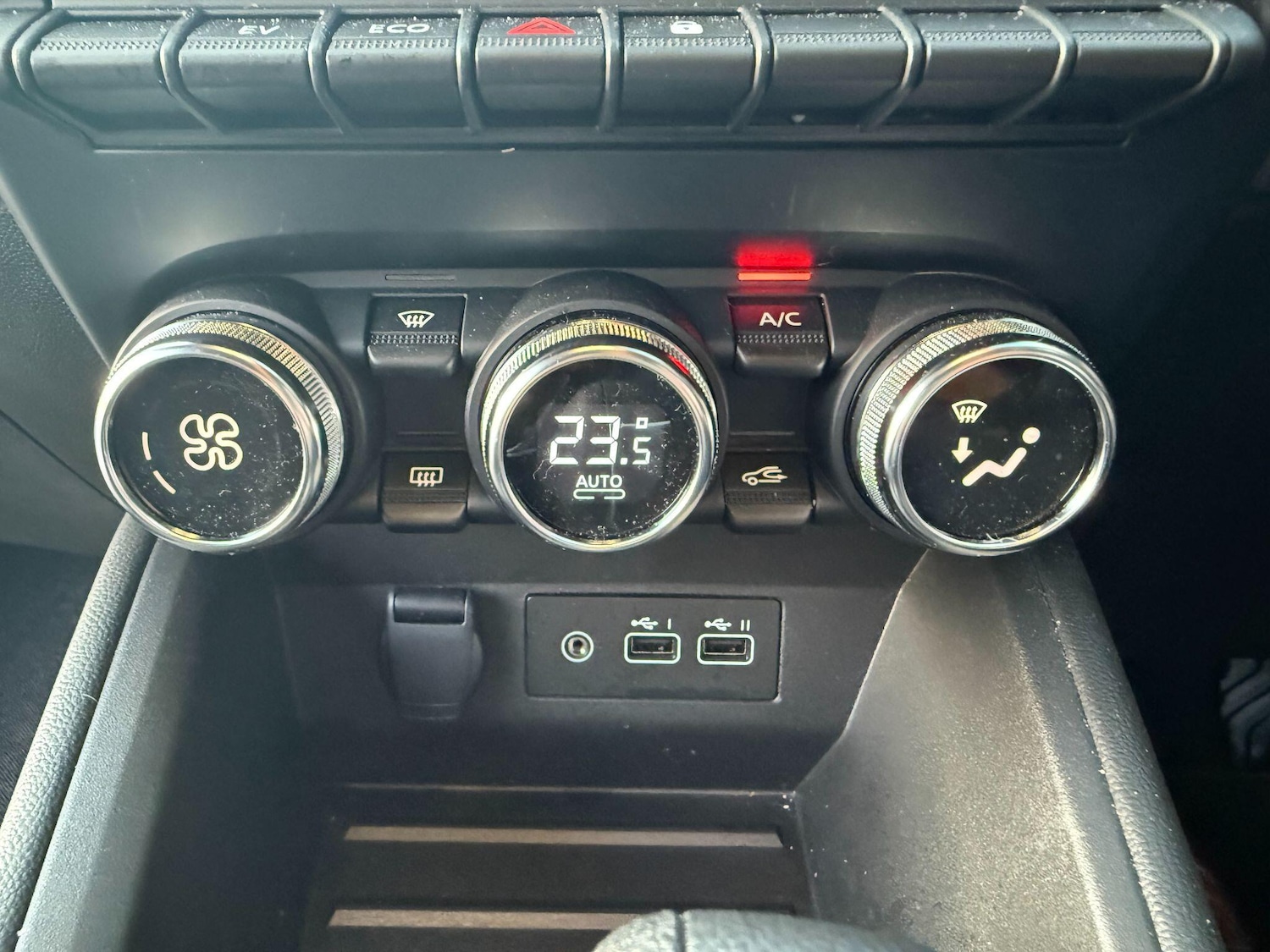 Used Renault Clio for sale - 77710314: Photo 25