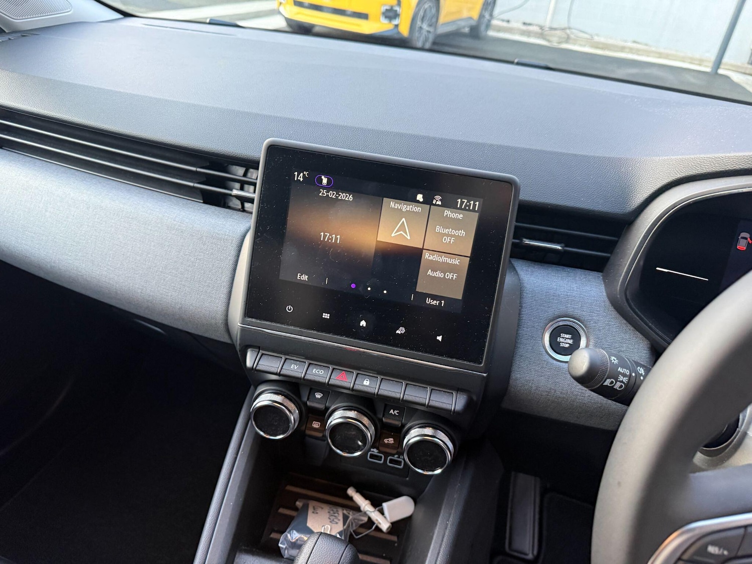 Used Renault Clio for sale - 77710314: Photo 30