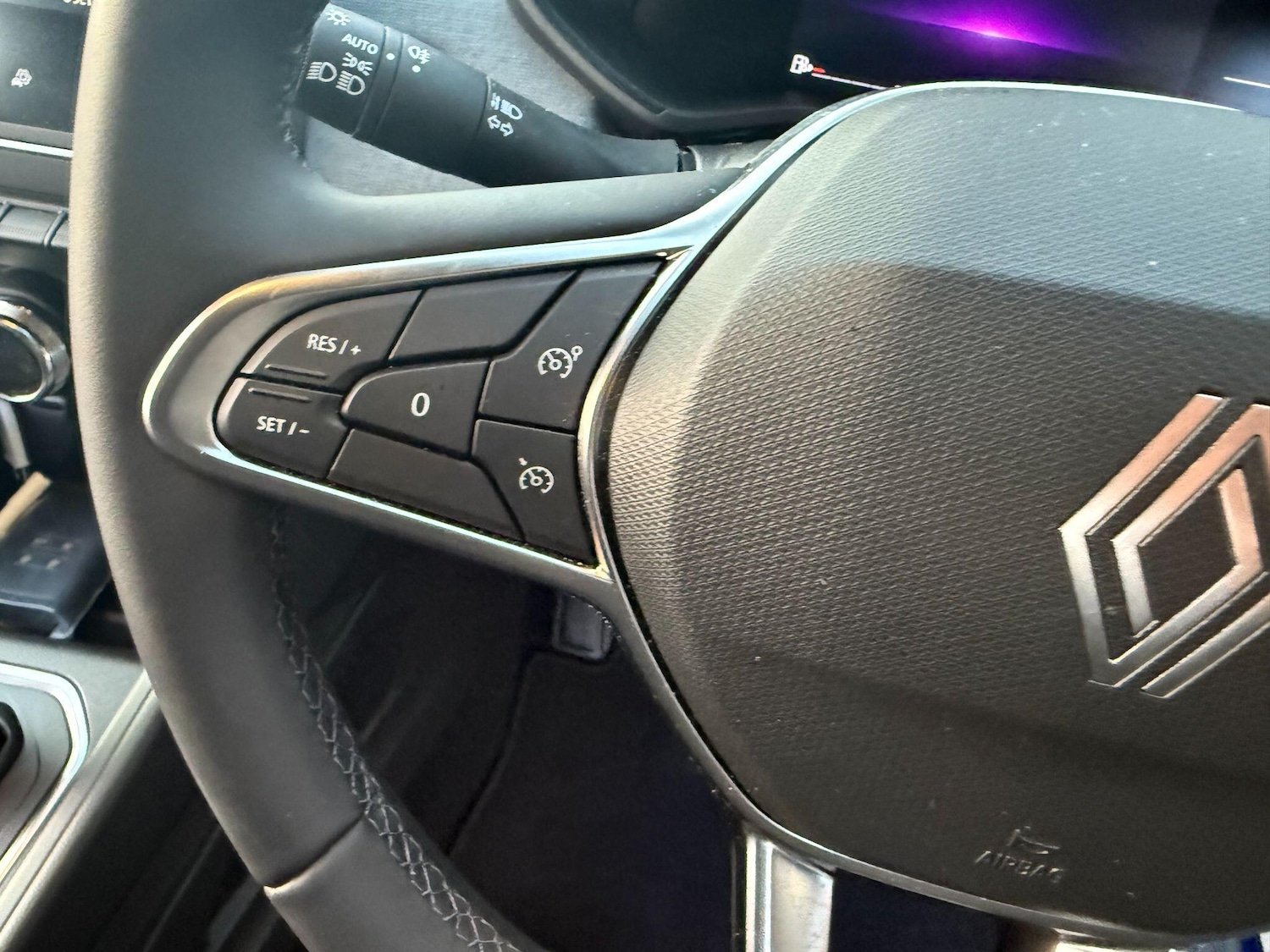 Used Renault Clio for sale - 77710314: Photo 37