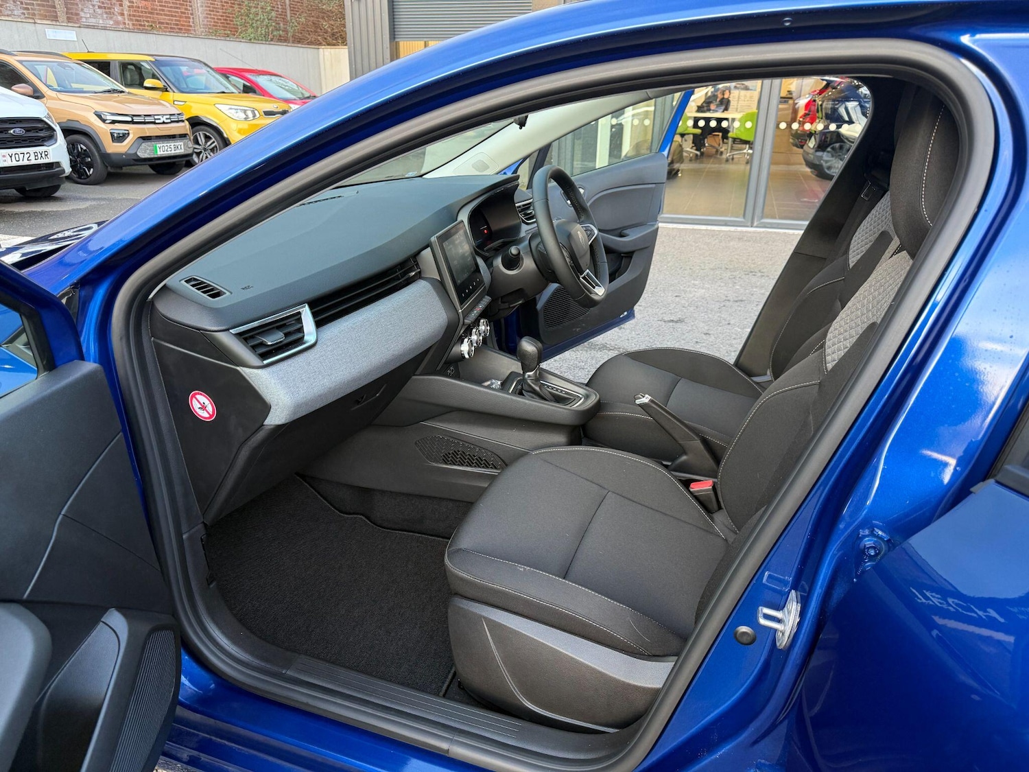 Used Renault Clio for sale - 77710314: Photo 38