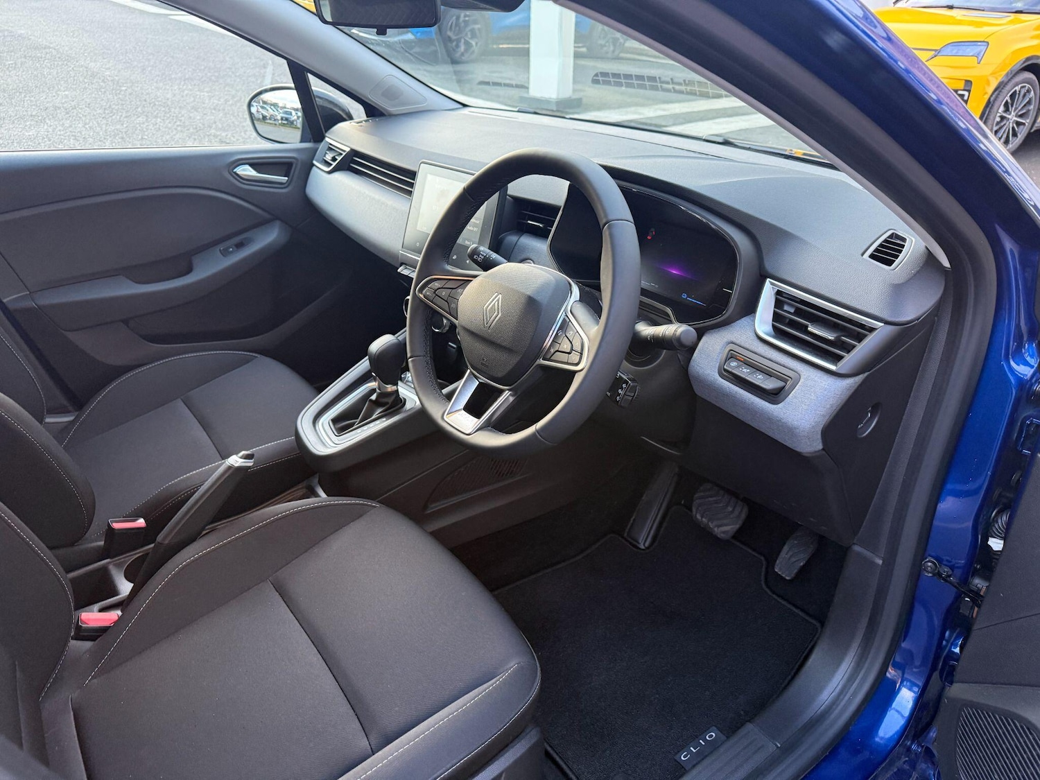 Used Renault Clio for sale - 77710314: Photo 9