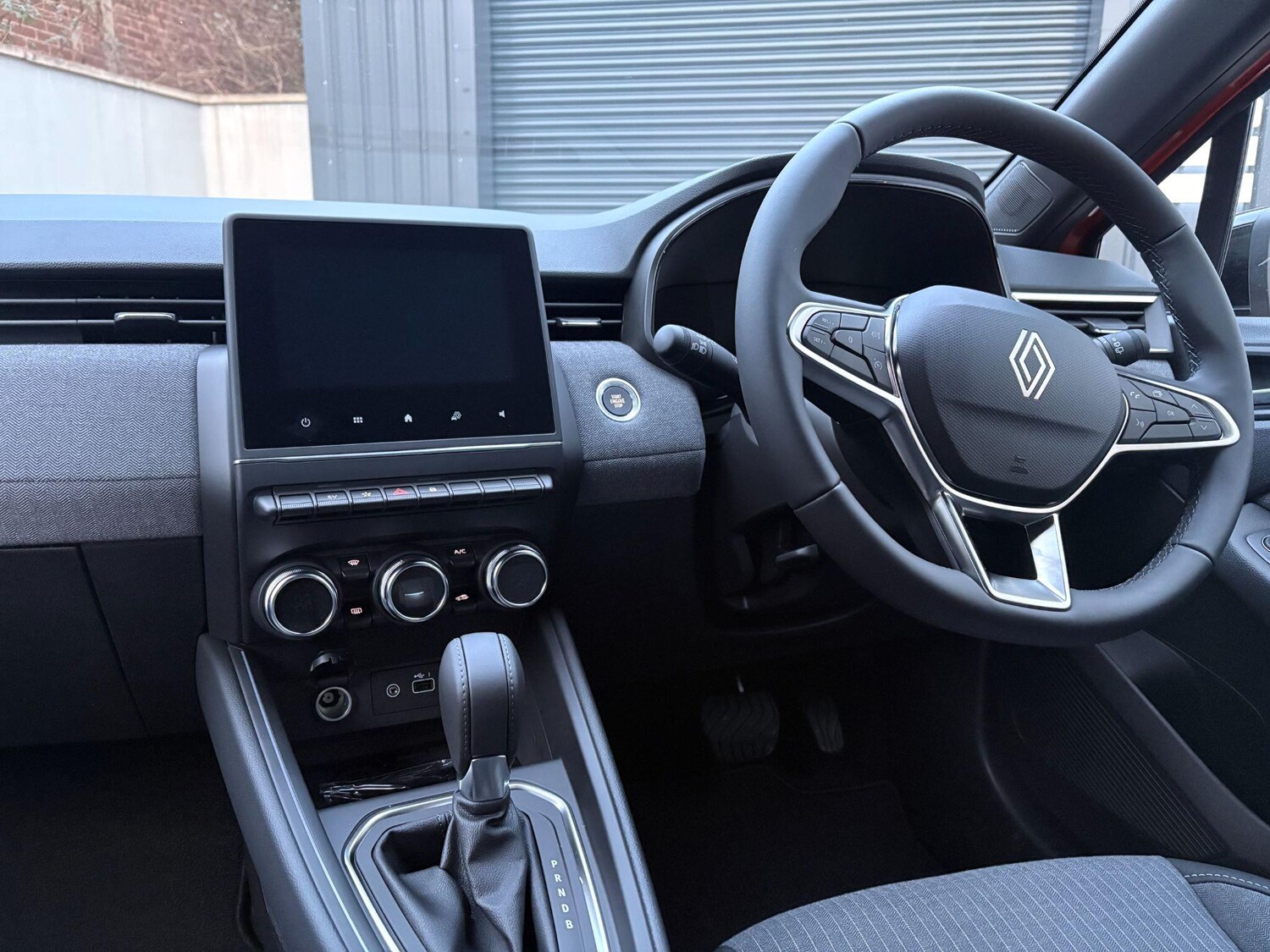 Used Renault Clio 2025 for sale - 78073303: Photo 11