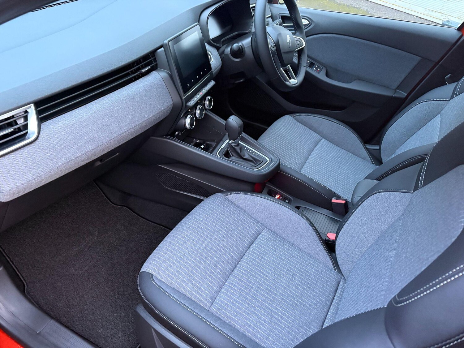 Used Renault Clio 2025 for sale - 78073303: Photo 32