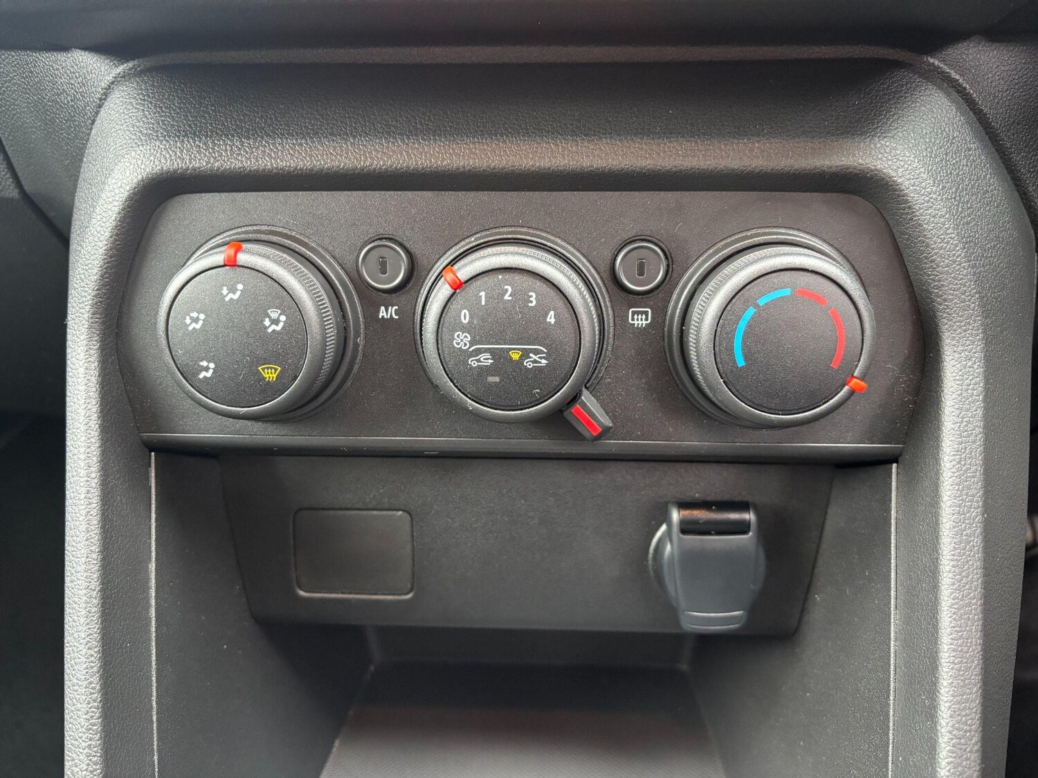 Used Dacia Sandero Stepway 2023 for sale - 76855799: Photo 41