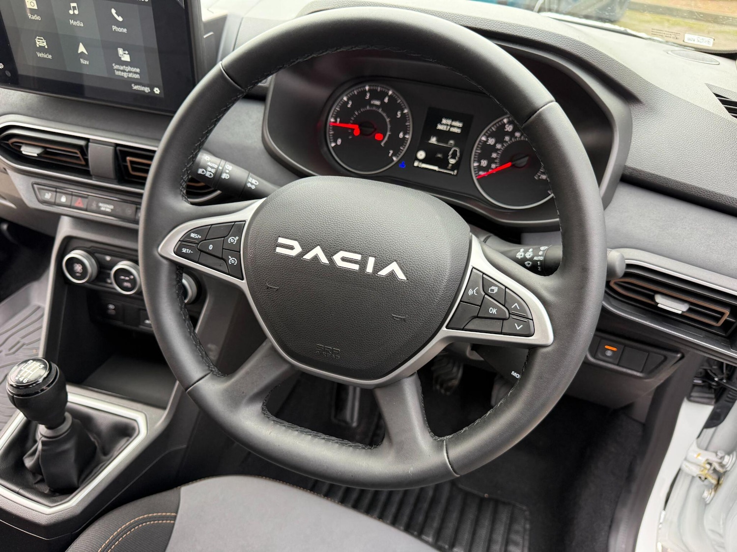 Used Dacia Sandero Stepway 2024 for sale - 76667456: Photo 31