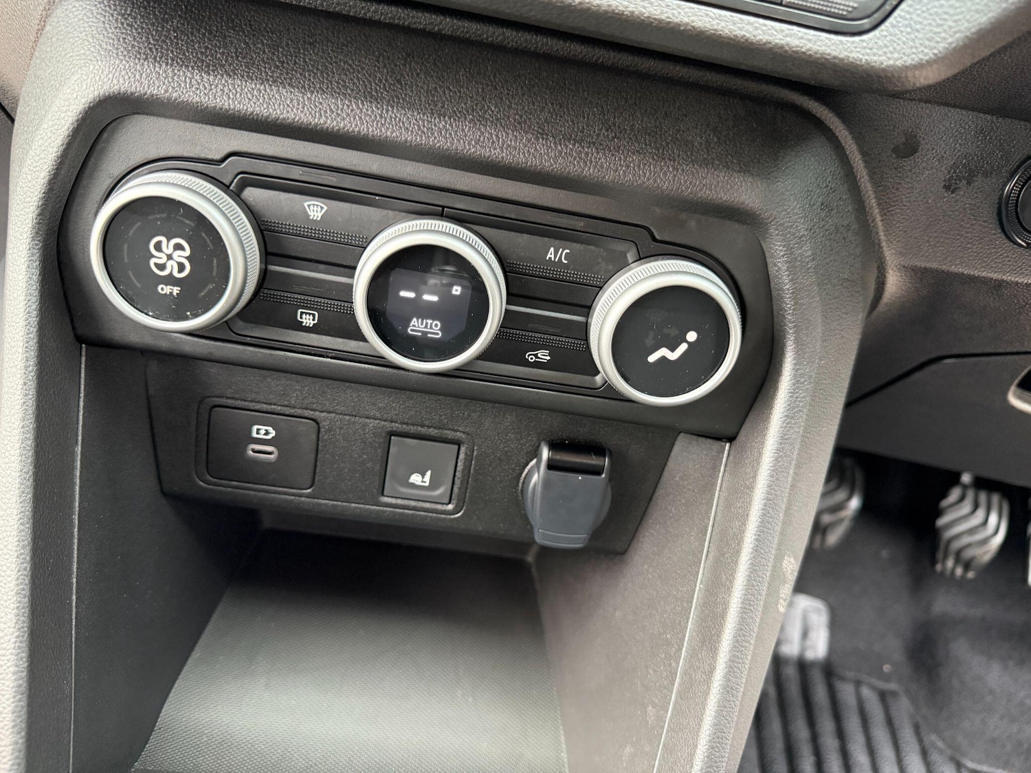 Used Dacia Sandero Stepway 2024 for sale - 76667456: Photo 33