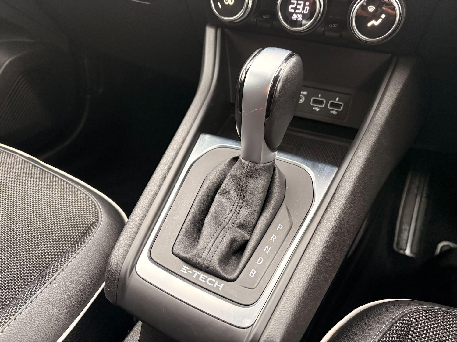 Used Renault Captur for sale - 77484462: Photo 15