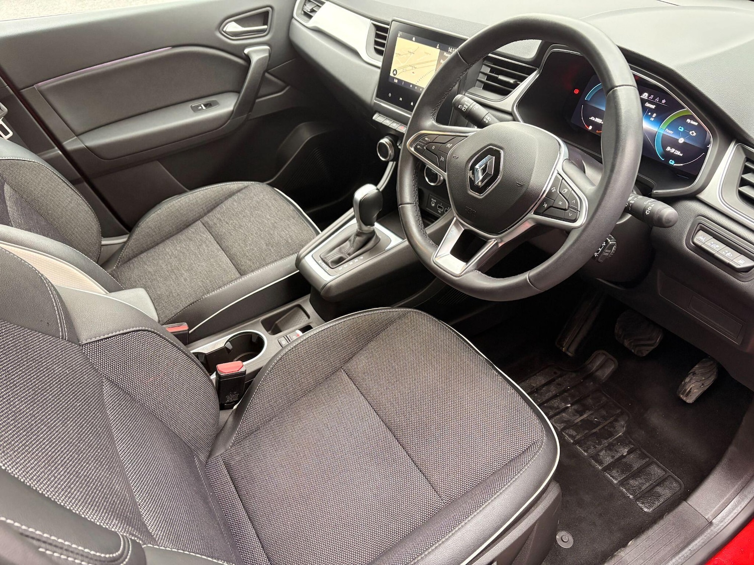 Used Renault Captur for sale - 77484462: Photo 17