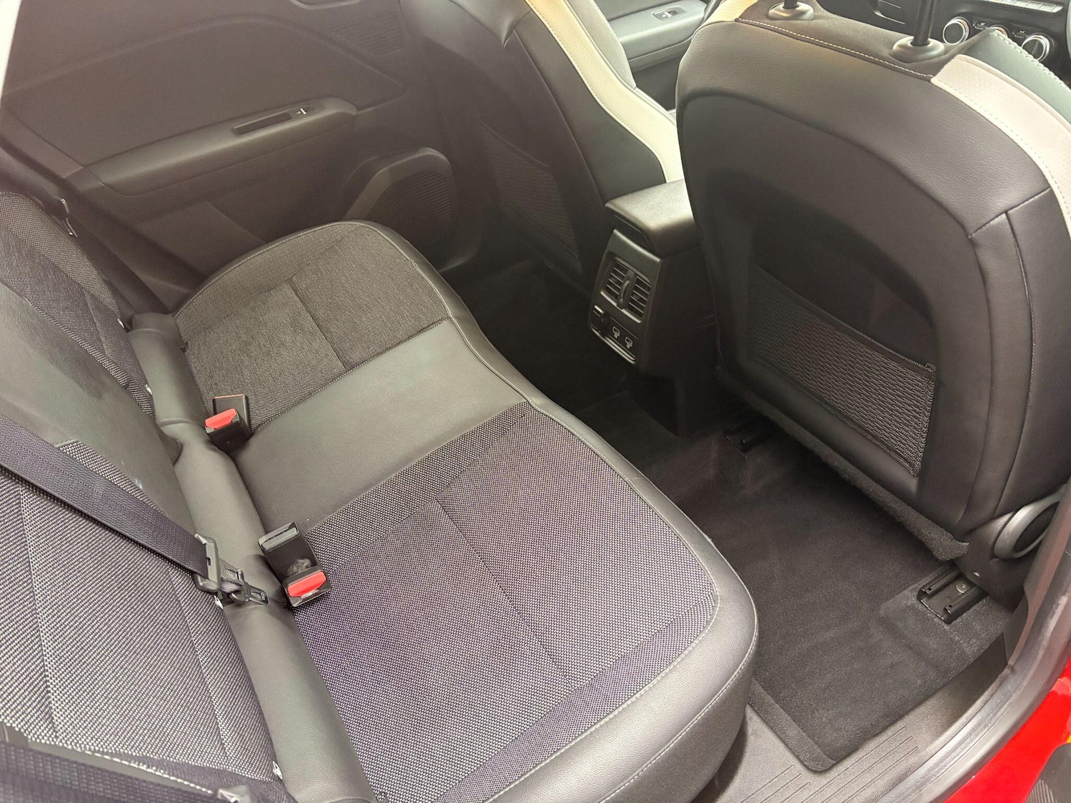 Used Renault Captur for sale - 77484462: Photo 19