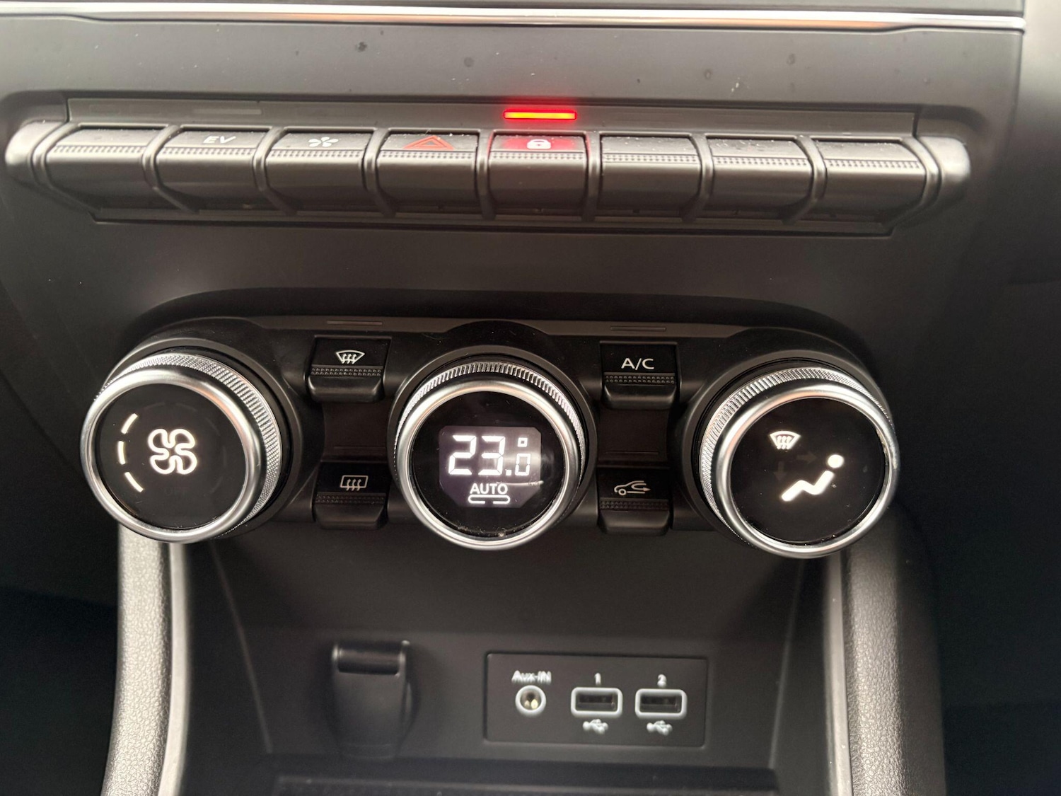 Used Renault Captur for sale - 77484462: Photo 26