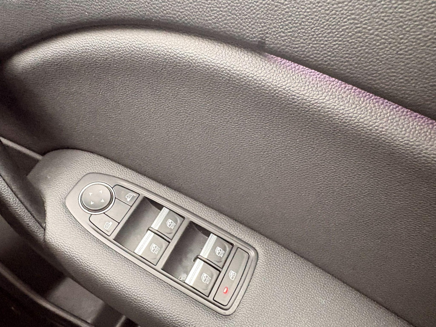 Used Renault Captur for sale - 77484462: Photo 32