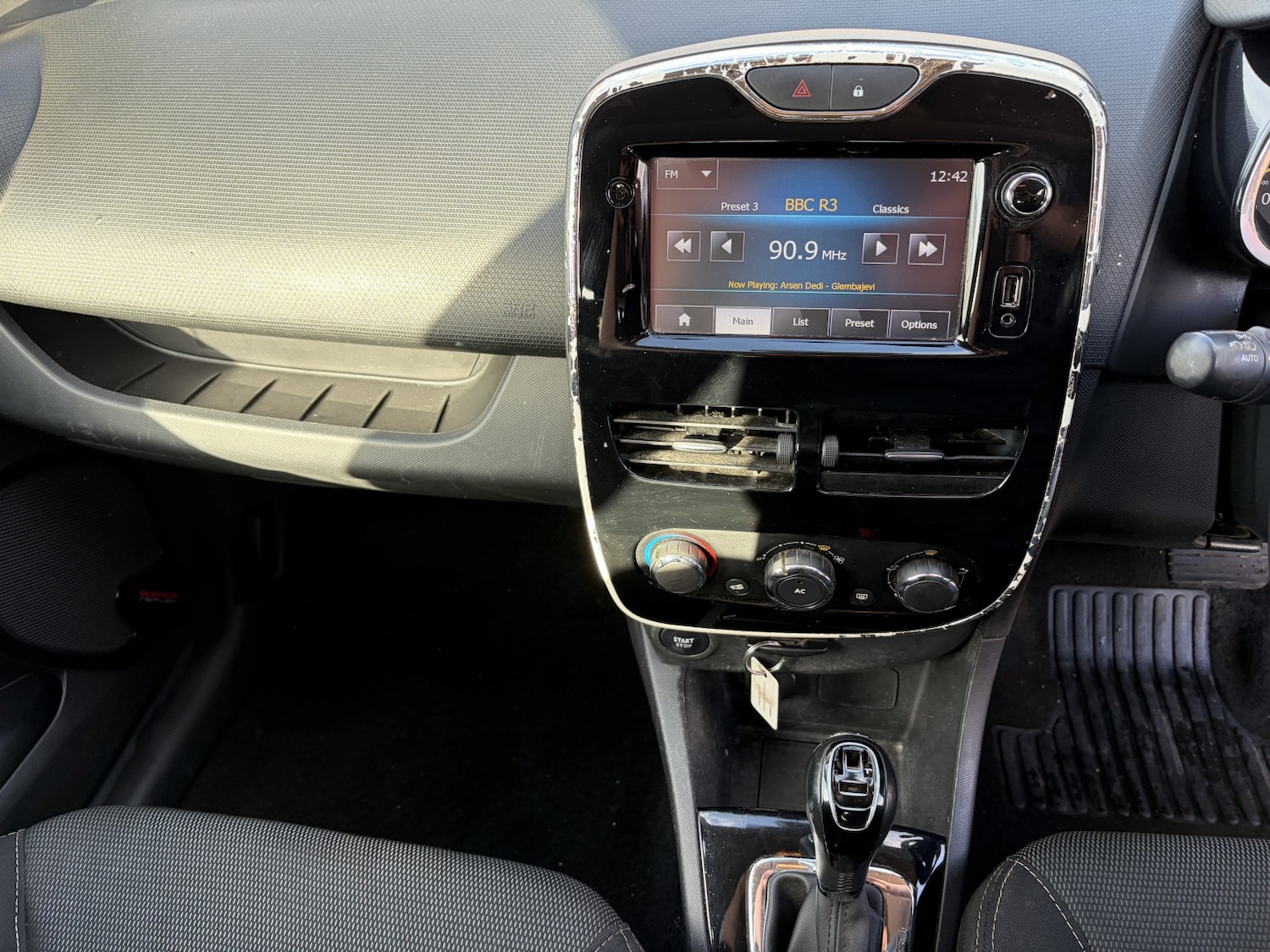 Used Renault Clio 2015 for sale - 77400048: Photo 12