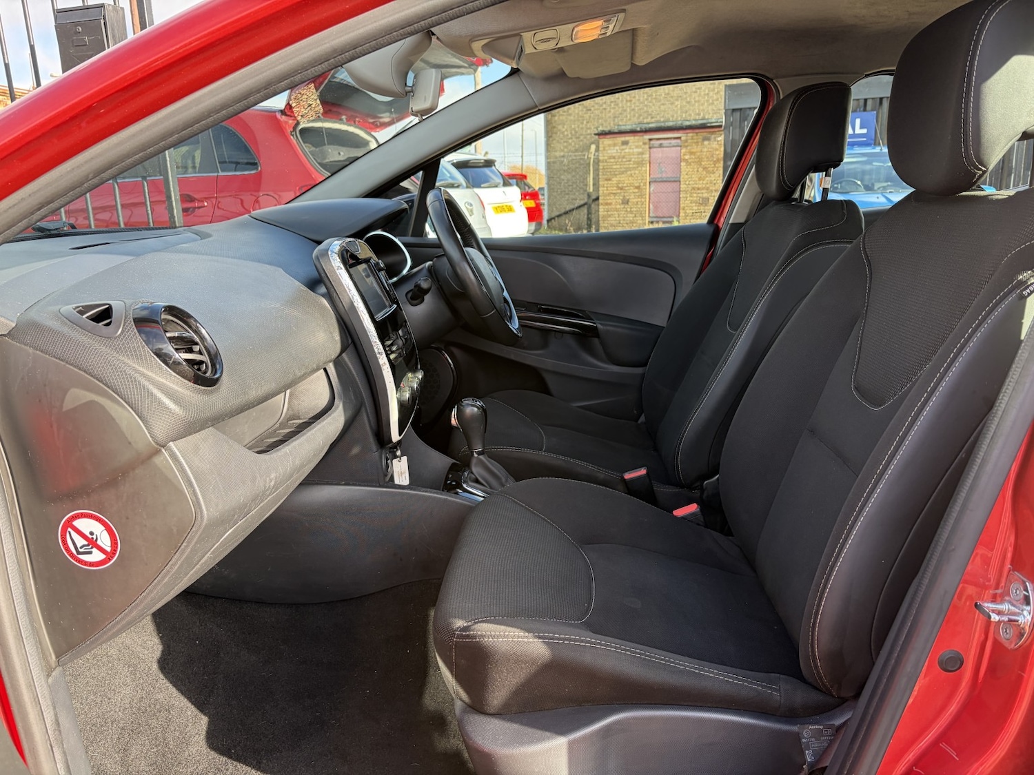 Used Renault Clio 2015 for sale - 77400048: Photo 14