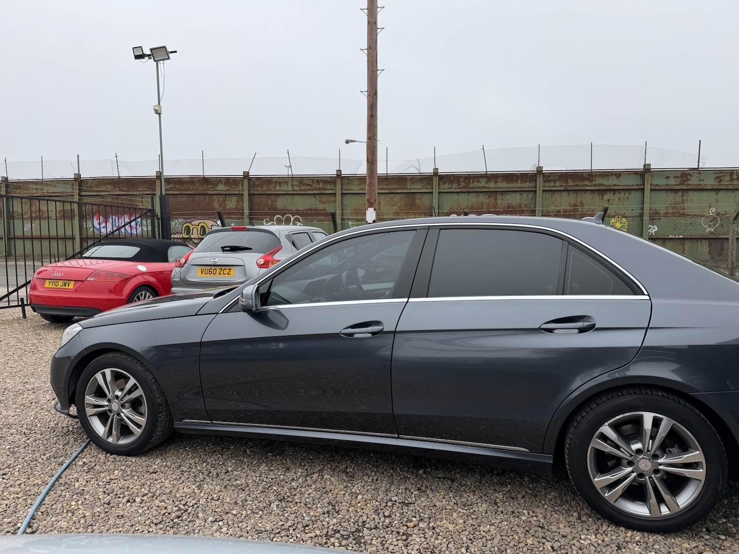 Used Mercedes-Benz E Class 2013 for sale - 77822395: Photo 2