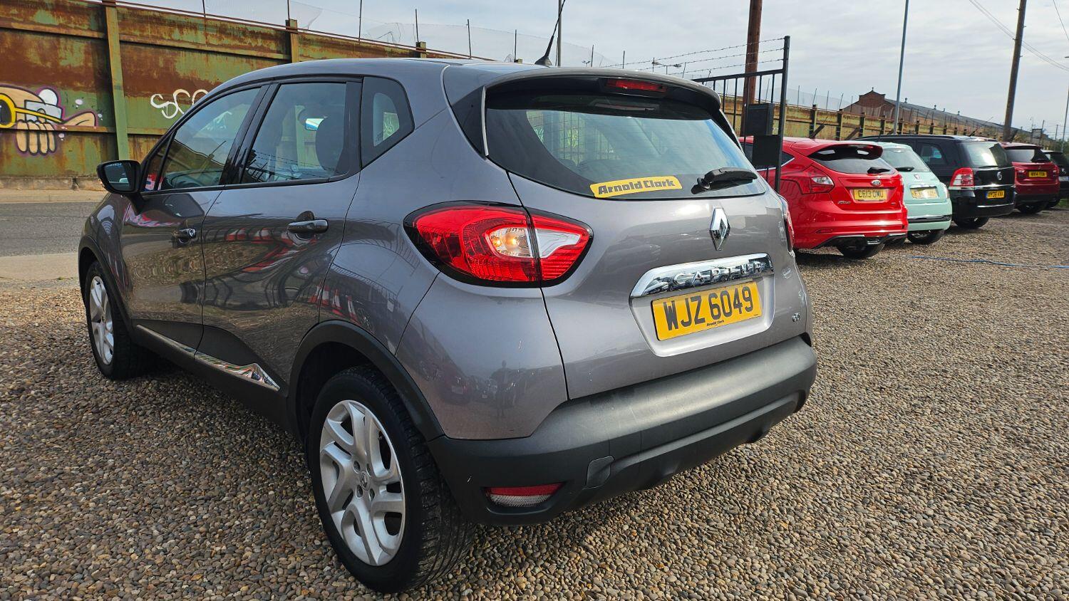 Used Renault Captur 2014 for sale - 76497381: Photo 3