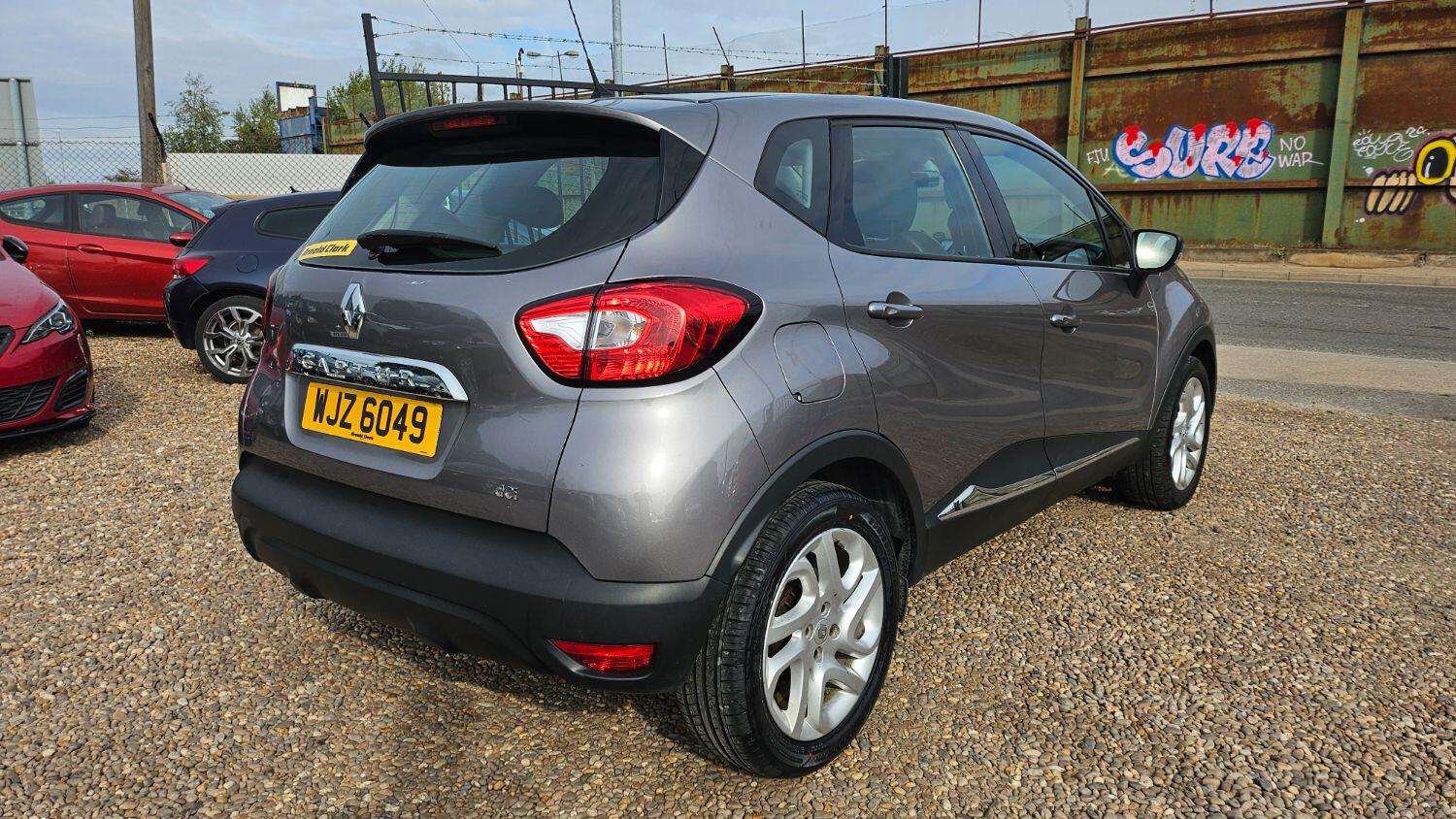 Used Renault Captur 2014 for sale - 76497381: Photo 4