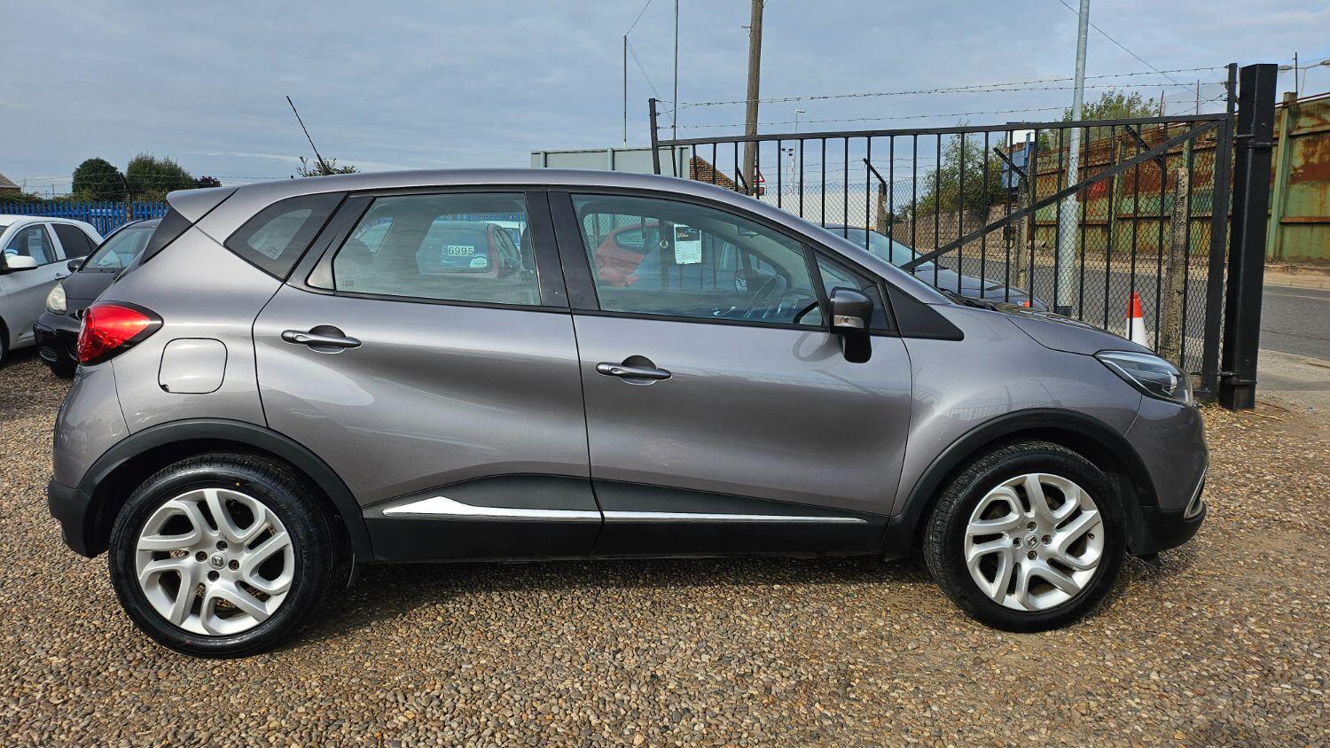 Used Renault Captur 2014 for sale - 76497381: Photo 5
