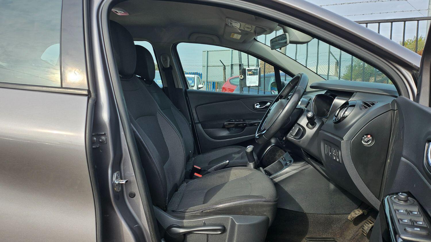 Used Renault Captur 2014 for sale - 76497381: Photo 9