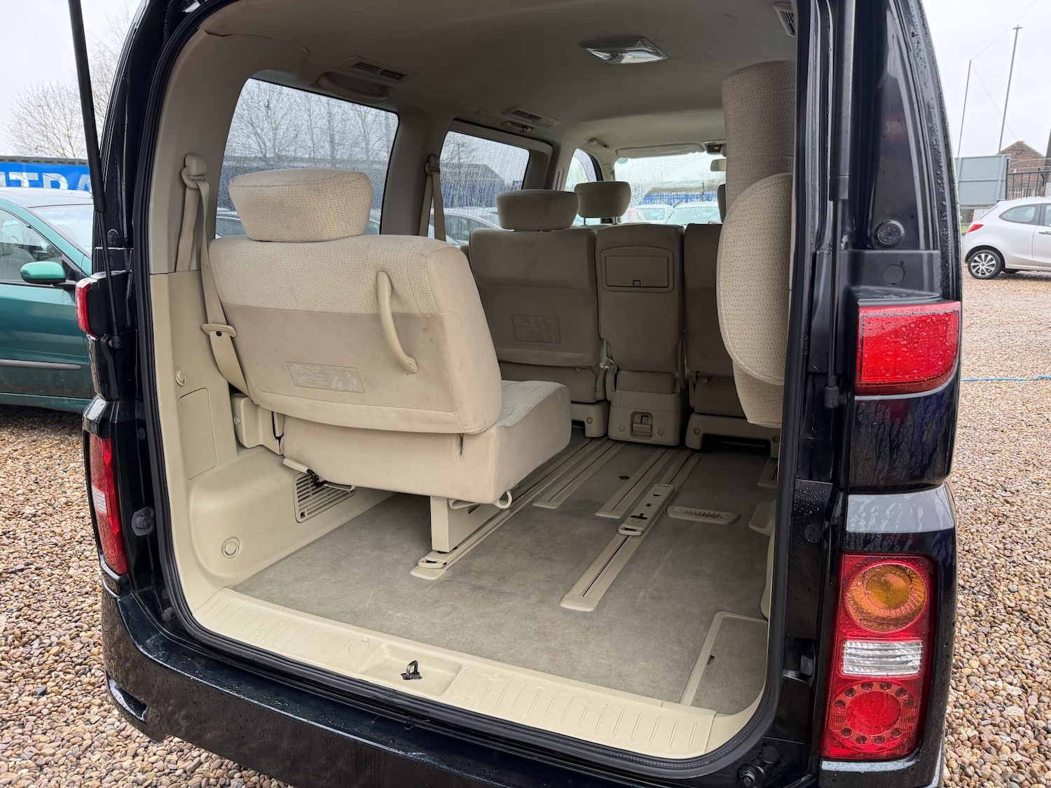 Used Nissan Elgrand 2019 for sale - 77465687: Photo 5