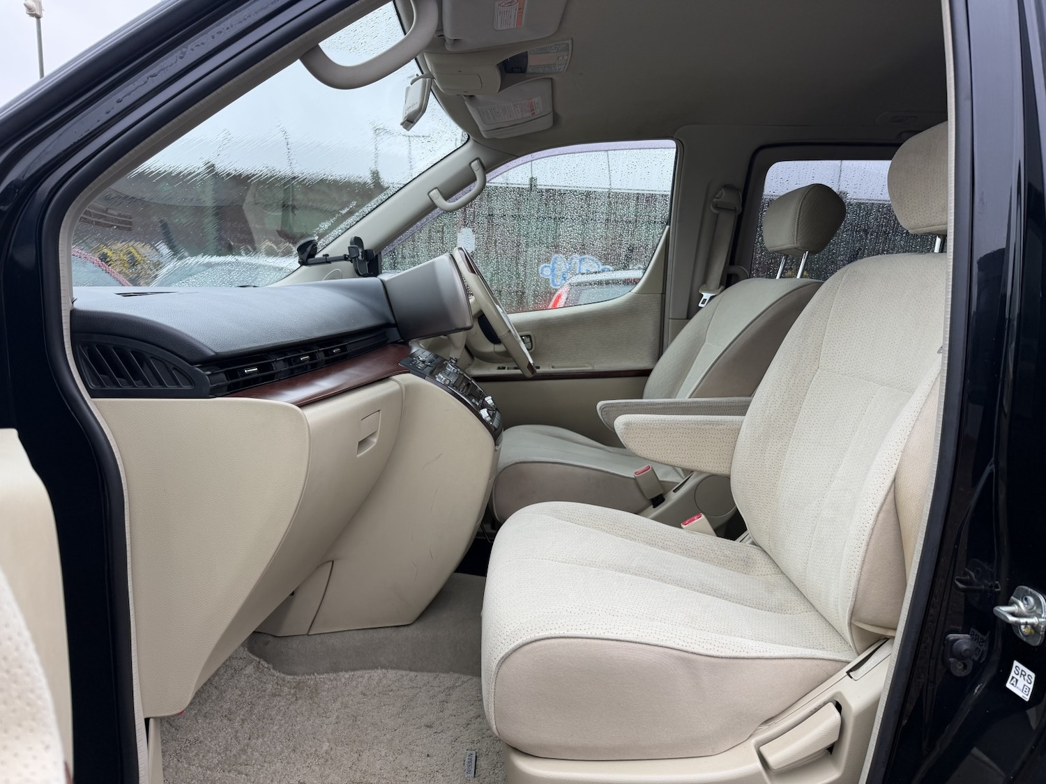 Used Nissan Elgrand 2019 for sale - 77465687: Photo 9