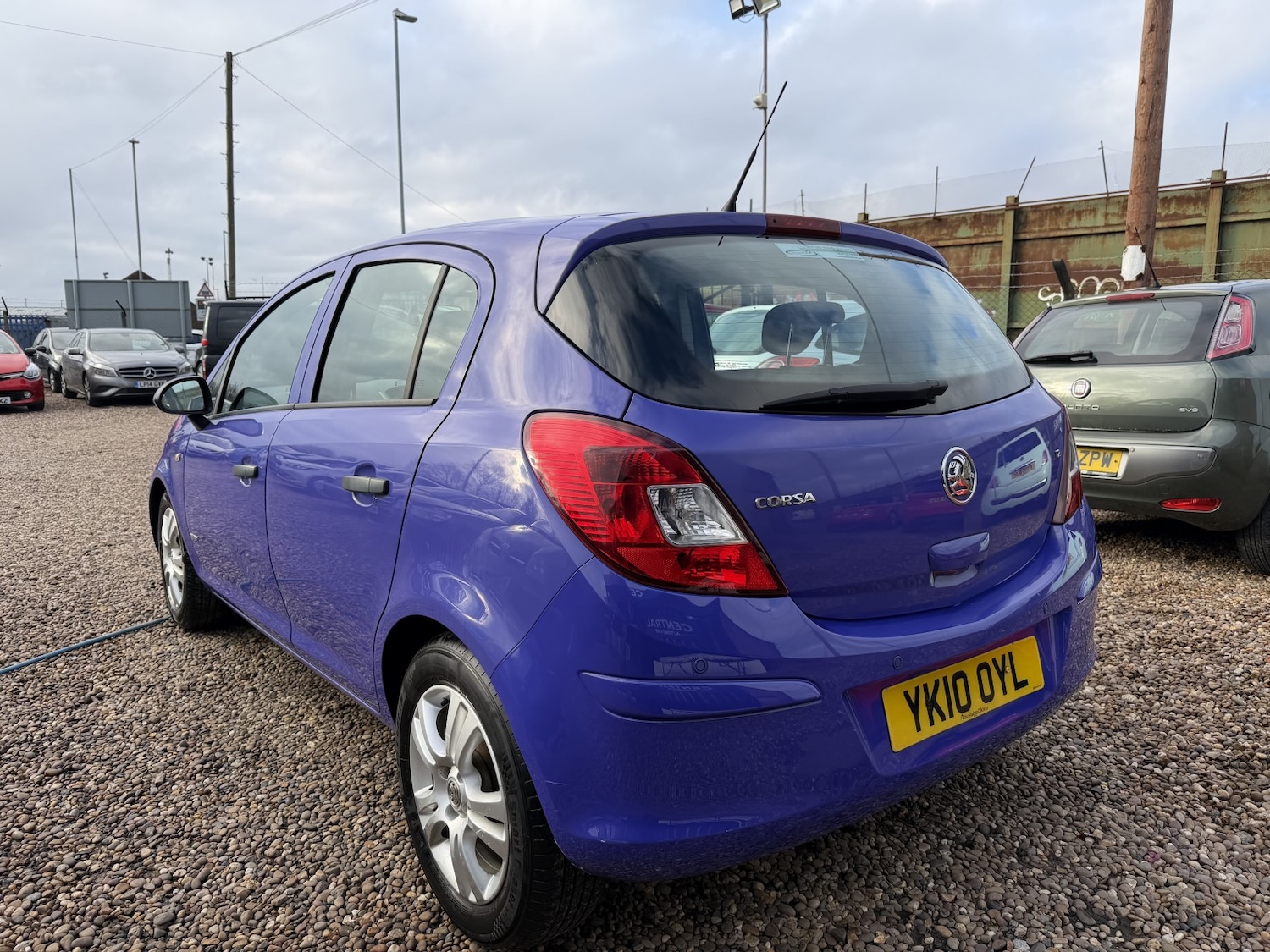 Used Vauxhall Corsa 2010 for sale - 77438390: Photo 3