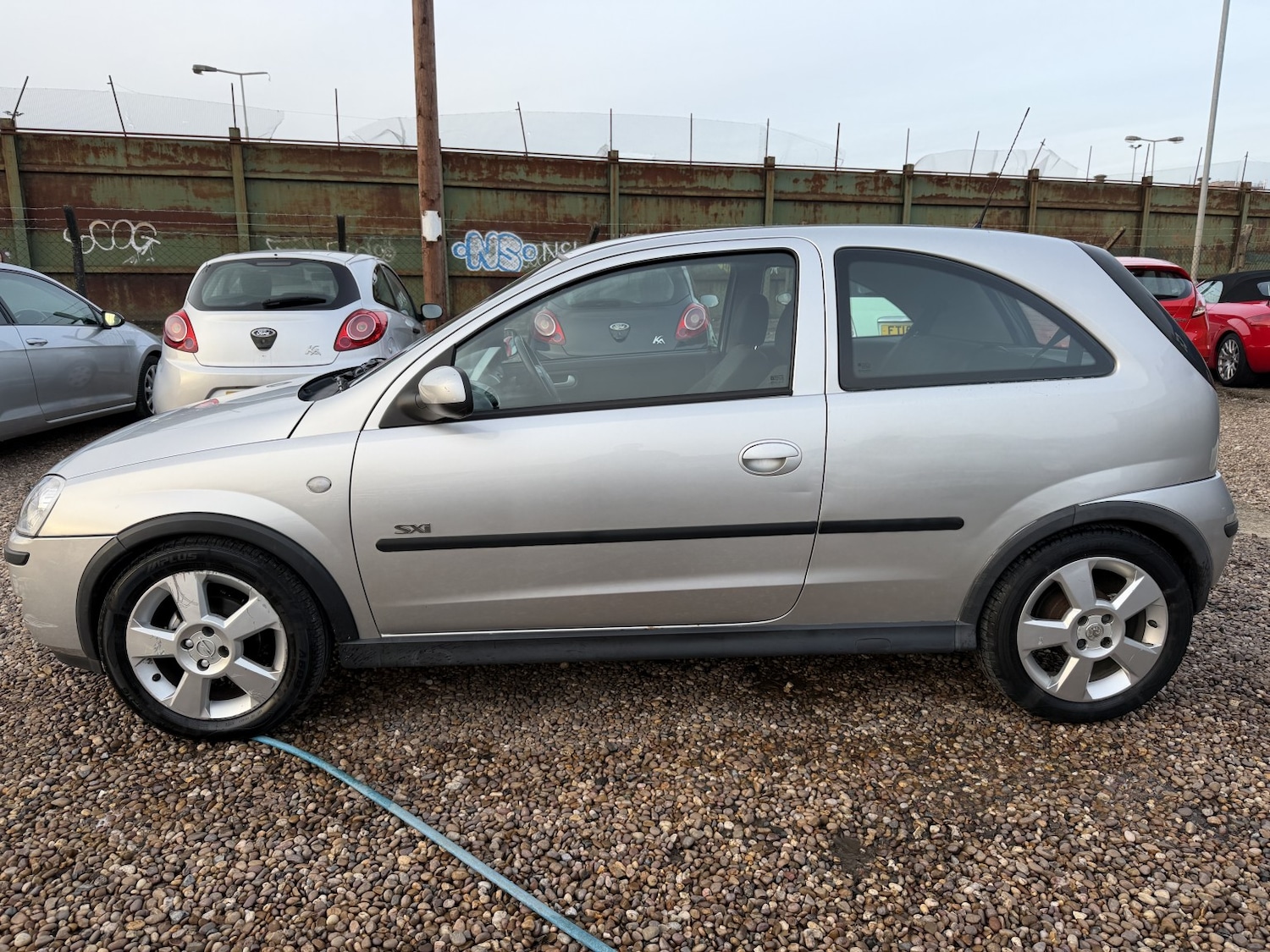 Used Vauxhall Corsa 2005 for sale - 77558623: Photo 2