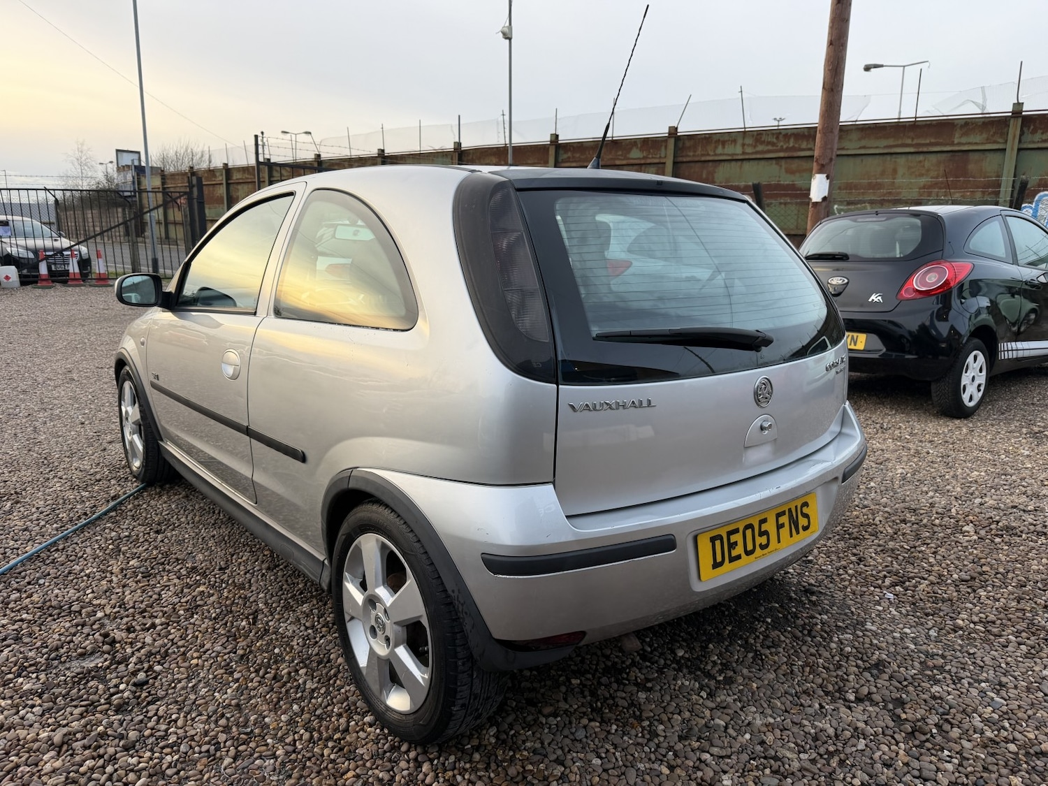 Used Vauxhall Corsa 2005 for sale - 77558623: Photo 3