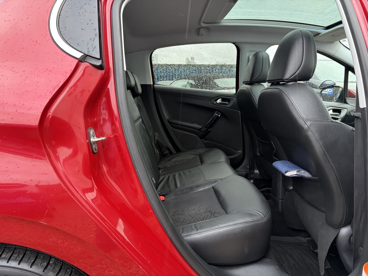 Used Peugeot 208 2014 for sale - 77881097: Photo 13