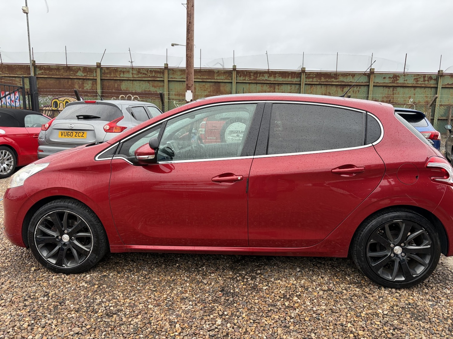 Used Peugeot 208 2014 for sale - 77881097: Photo 2