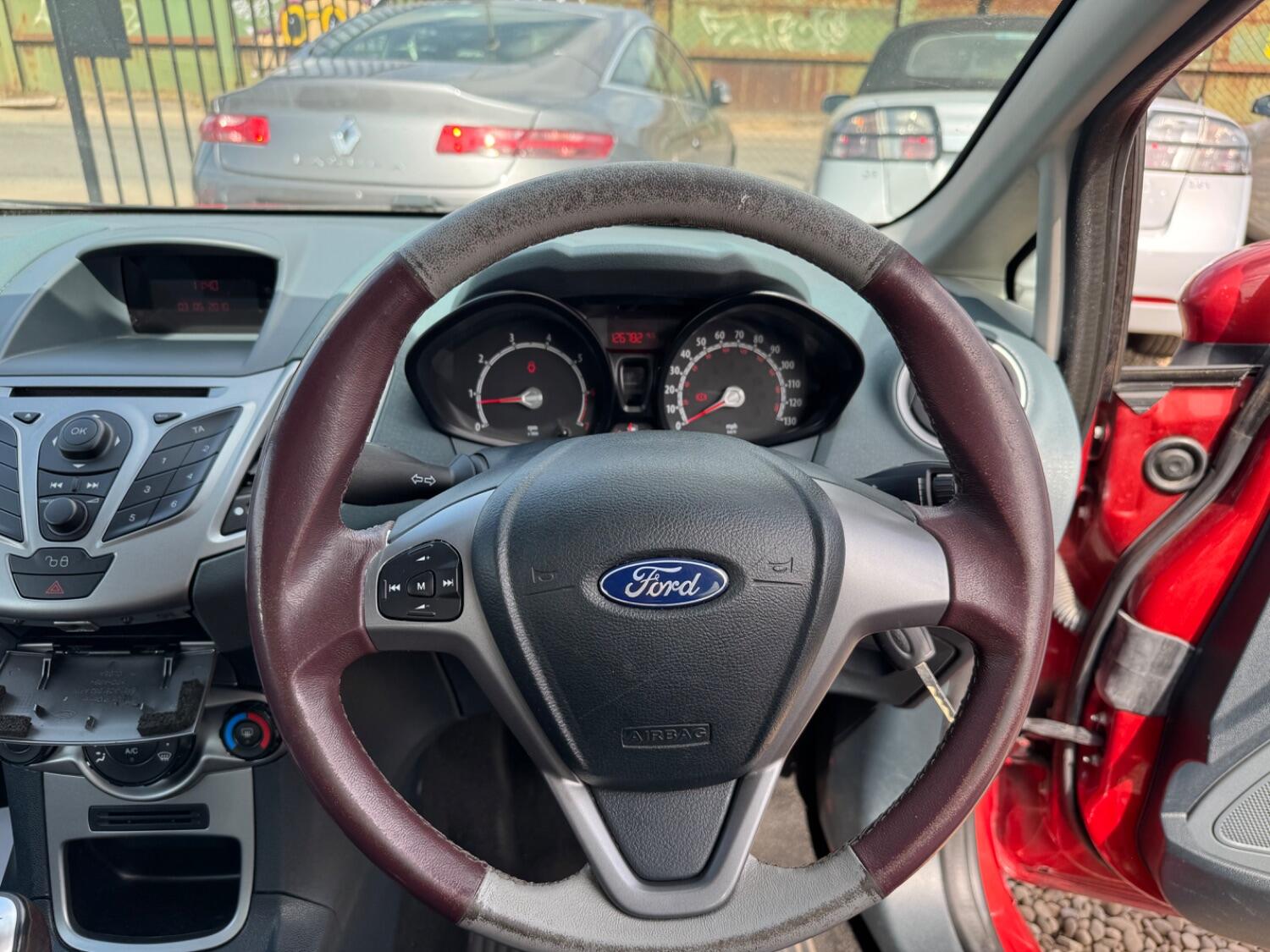 Used Ford Fiesta 2010 for sale - 76364073: Photo 12