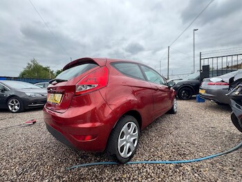 Used Ford Fiesta 2010 for sale - 76364073: Photo