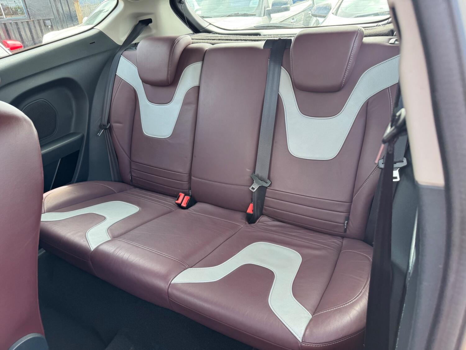 Used Ford Fiesta 2010 for sale - 76364073: Photo 9