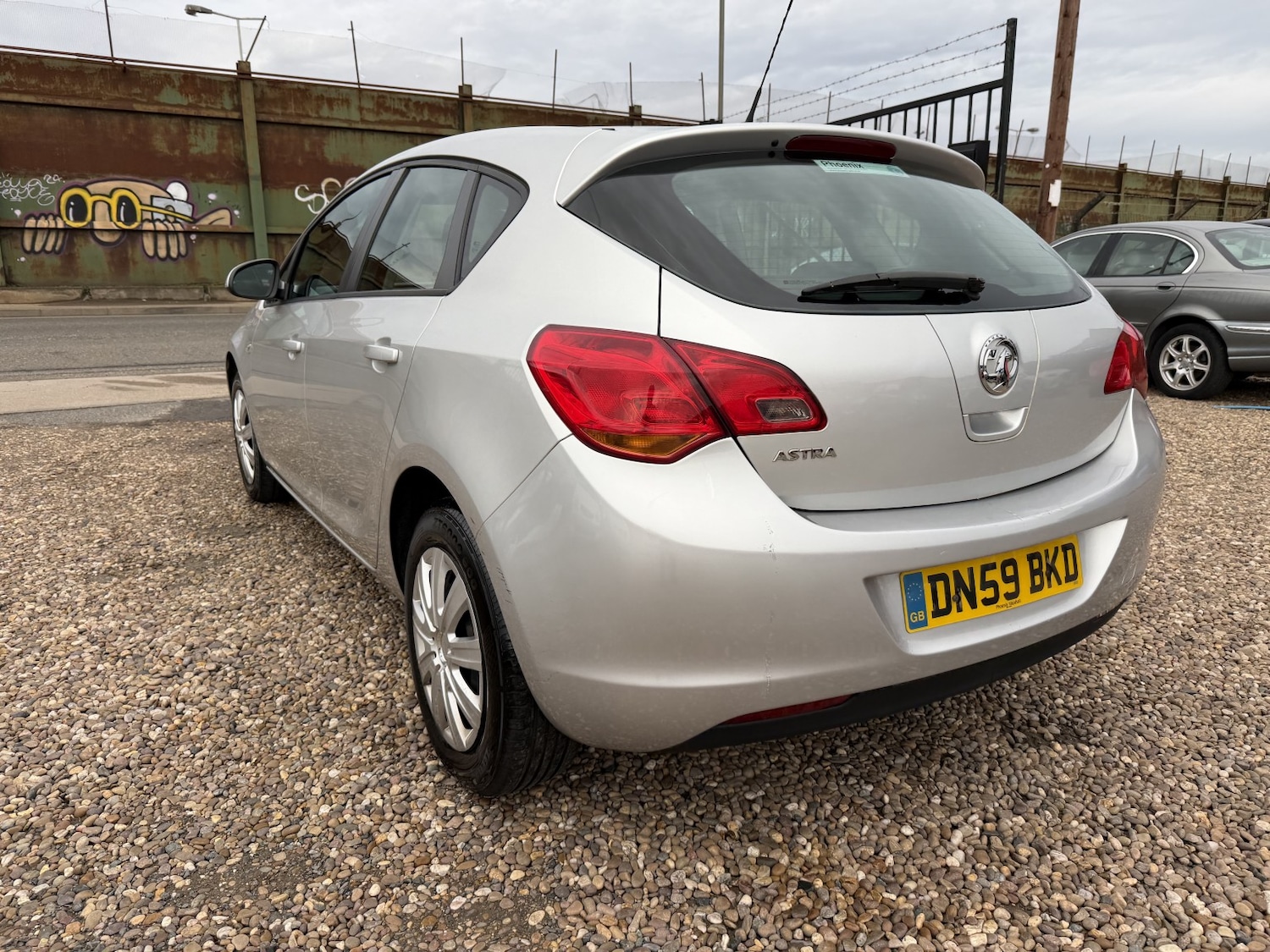 Used Vauxhall Astra 2010 for sale - 77632453: Photo 3