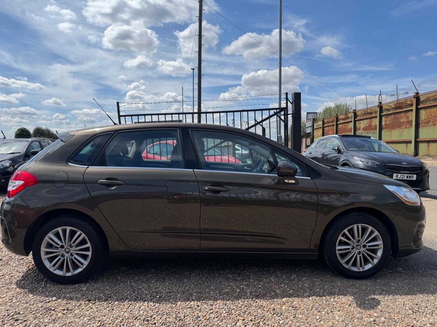 Used Citroen C4 2013 for sale - 76497579: Photo 6